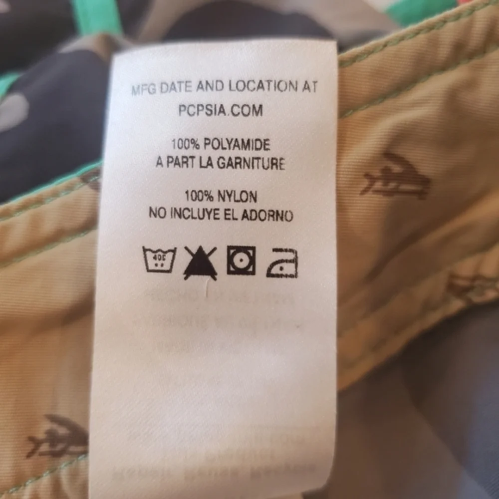 Patagonia Scallop Hem Wavefarer Board Shorts Size‎ 29 Gray Floral